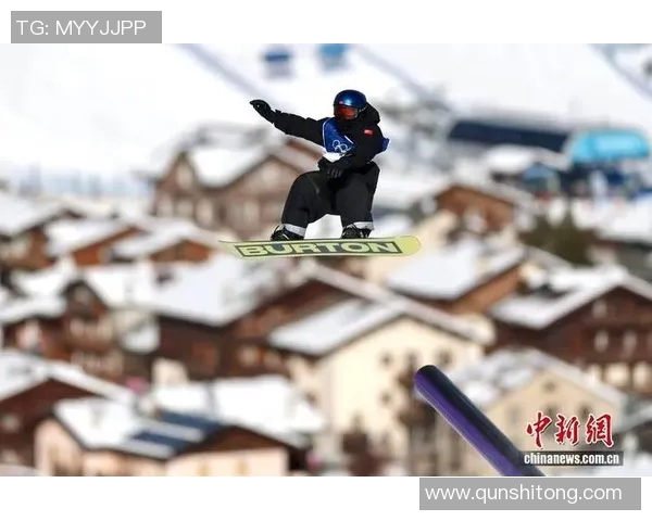 冬奥滑雪选手下坡转弯技术动作解析与重心调整策略研究